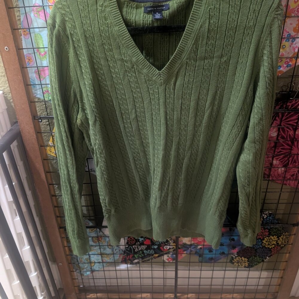 sweater - Picture 3 of 6